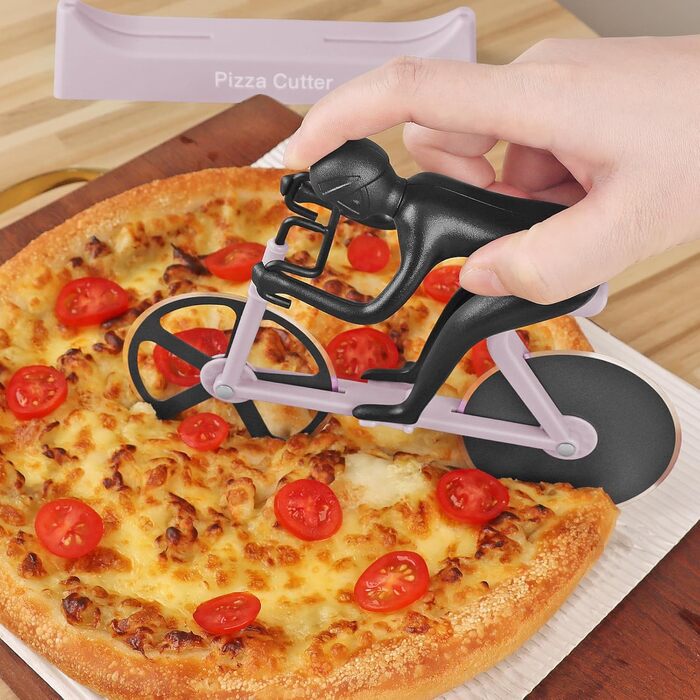 Резак для пиццы в виде велосипедиста с подставкой, лиловый KUONIIY