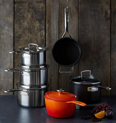 Чавунний сотейник Ø 20 см, 2,5 л з кришкою, полум'яно-червоний Signature Le Creuset