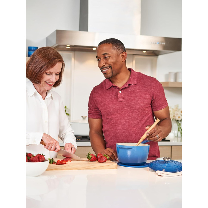 Чугунный сотейник Ø 18 см, 1,8 л с крышкой, синий Марсель Signature Le Creuset