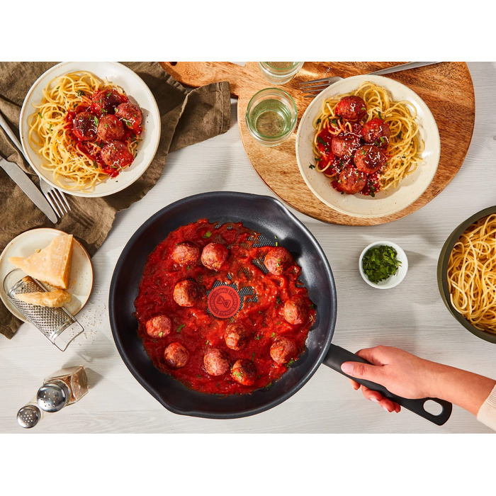 Сковорода с крышкой Tefal Day by Day, 20см, с крышкой, алюминий, бакелит, стекло, черный