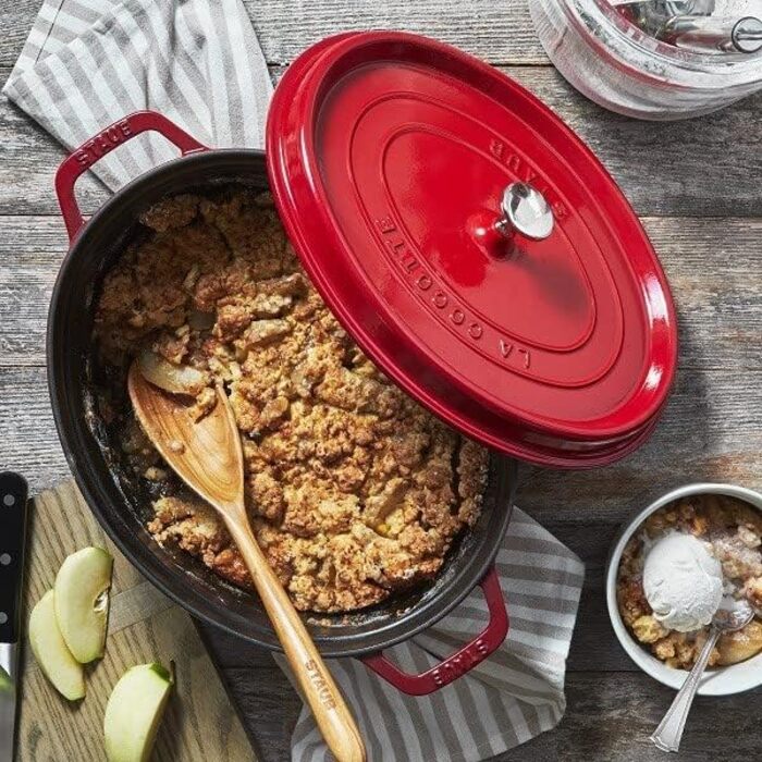 Чавунна жаровня/кокот STAUB, овальна 6,7 л, (37 см, вишнево-червона)
