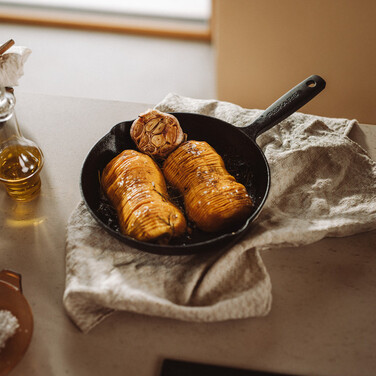 Сковорода чавунна Fiskars Folken 24 см (1075700)