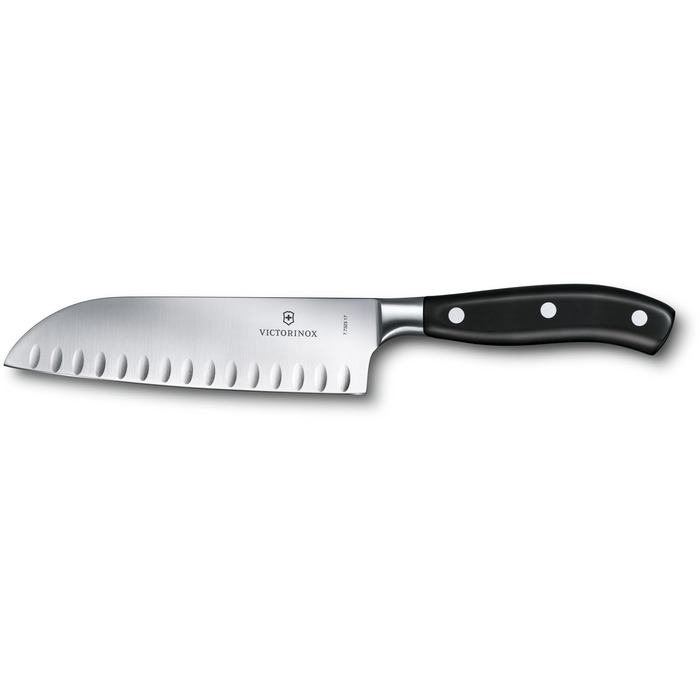 Кухонний ніж Victorinox Grand Maitre Santoku лезо 17см ріфл. з чорн. ручкою у подар.упак.