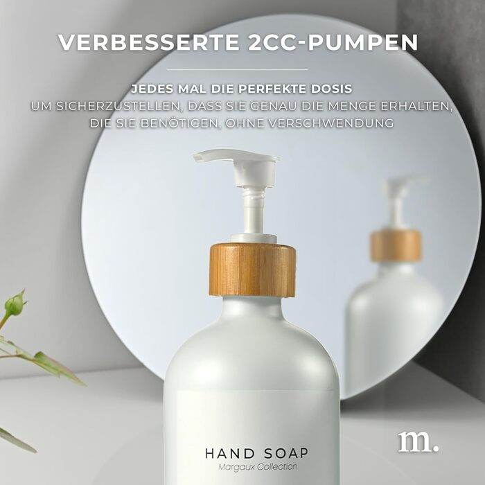 Диспенсер для мила 500 мл, набір 2 предмети на бамбуковій підставці, біле скло MaisoNovo