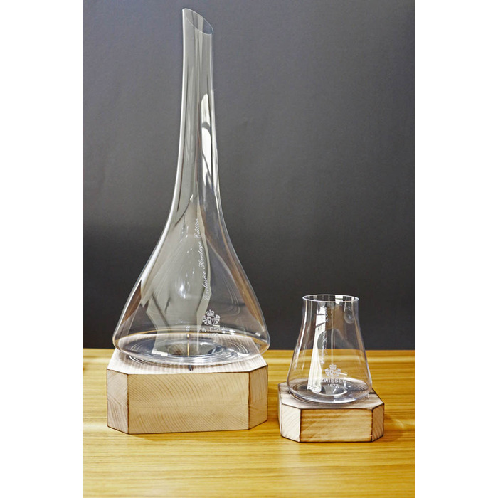 Келих для вина 0,62 л на дерев'яній підставці Iconics Zwiesel Glas