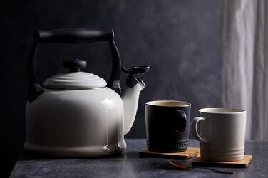 Чайник 2,1 л Tradition колір безе Meringue Le Creuset