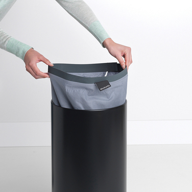 Бак для білизни (35л) чорний матовий пробкова кришка Brabantia